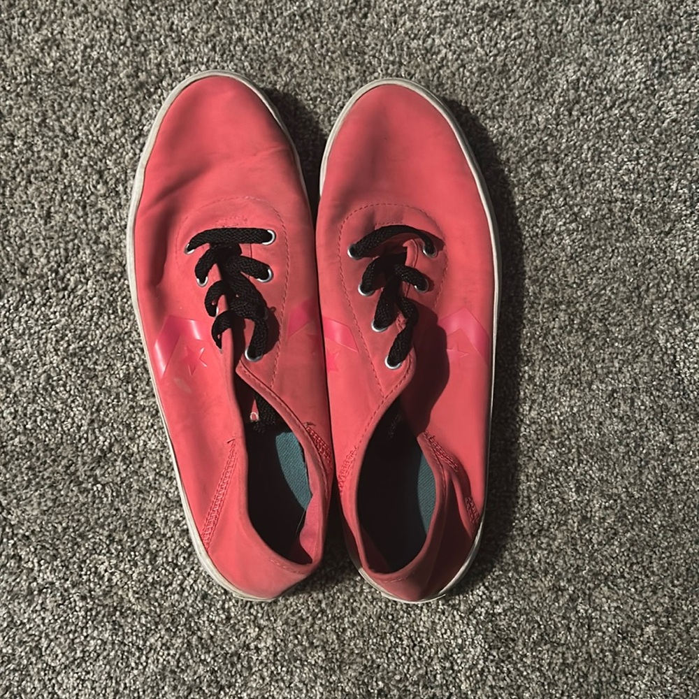 Hot pink converse